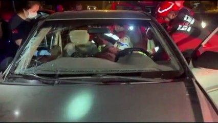 İki otomobilin çarpıştığı kazada 2 kişi yaralandı