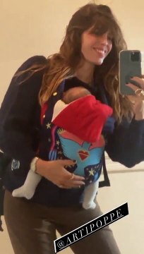Lou Doillon avec son bébé Laszlo. @ Instagram / Lou Doillon