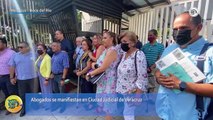 Abogados se manifiestan en Ciudad Judicial de Veracruz
