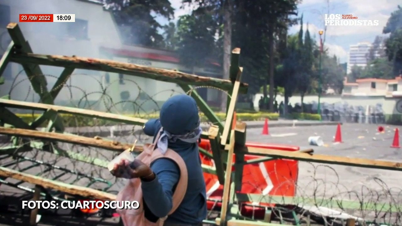 #EnVivo | #LosPeriodistas | Protesta por los 43 deriva en disturbios con militares | “Los extremos se tocan”: AMLO