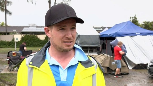 Severe weather hits south-east Queensland, more than 200mm of rain dumped on Gold Coast hinterland in three hours