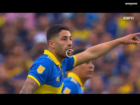 La Bombonera por fuera esta hermosa ¡Gracias a Boca y a Riquelme! Por tantas alegria.