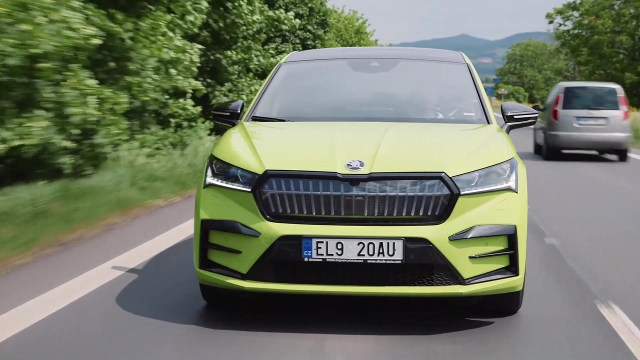„Plug & Charge“ für Skoda ENYAQ iV-Familie startet