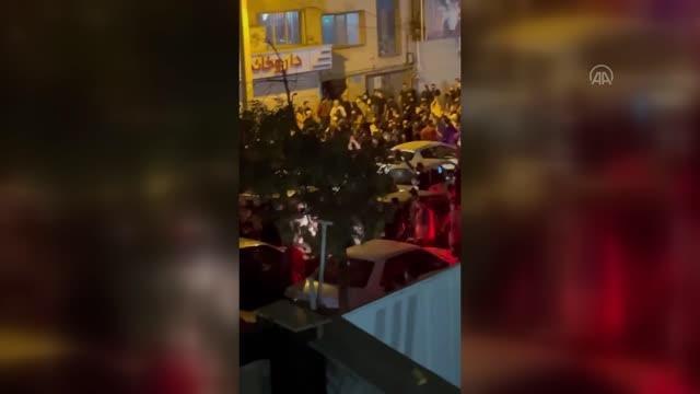 Son dakika haber... Tahran'da Mahsa Emini'nin ölümü üzerine yapılan protesto gösterileri sürüyor