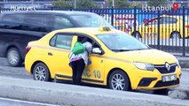 Eminönü'nde taksiciler yerli yolcuya da yabancı yolcuya da durmadı