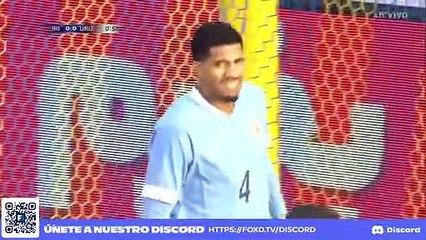 Ronald Araujo no pudo aguantar ni un minuto frente a la selección de Irán / TWITTER