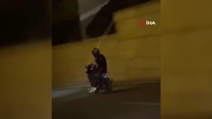 Motosikletli şahsın yaptıklarını görenler şoke oldu