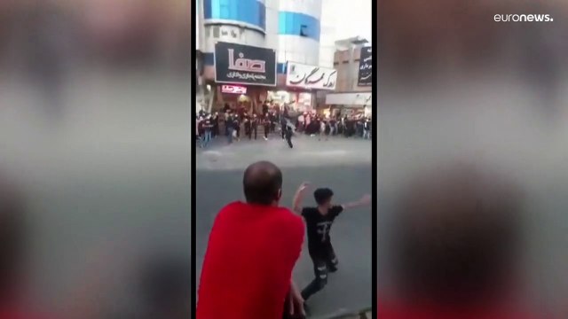 احتجاجات غاضبة تهز طهران ليلاً ومقتل 35 شخصاً على الأقل منذ بدء التظاهرات بحسب وسائل إعلام رسمية
