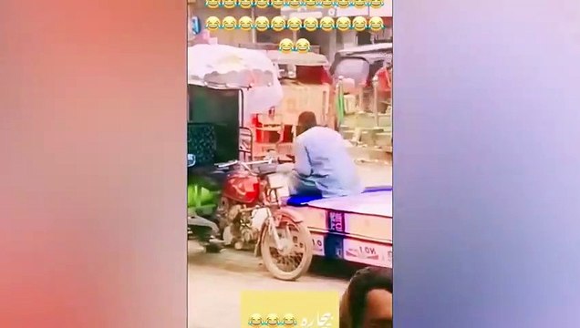 26 Funny Moments Of Pakistani People Caught On Camera