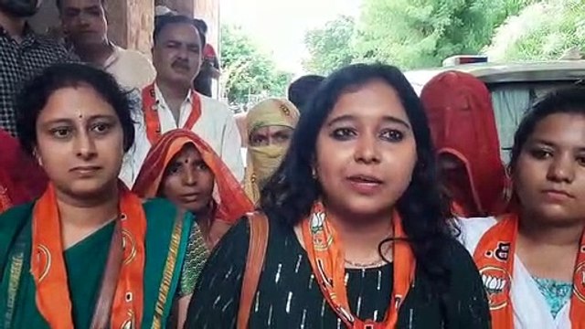 बिगड़ी कानून व्यवस्था को लेकर भाजपा महिला मोर्चा ने सौंपा ज्ञापन