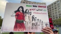 Protesta feminista en Chile para denunciar la muerte de la mujer iraní detenida por la Policía por llevar mal puesto el hiyab