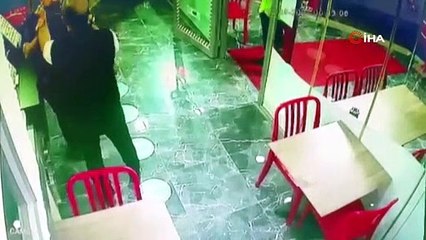Kartal'da sokak ortasında kavga: Silahla yaralandı, bıçakla dükkan bastı