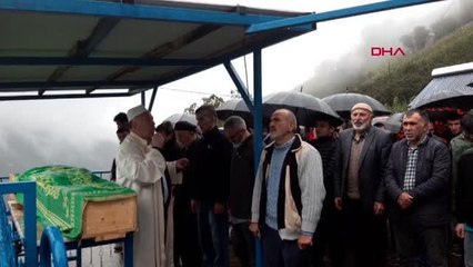 EŞİ, BALDIZI VE KAYINBİRADERİNİN EŞİNİ ÖLDÜREN KOCA, BOŞANMA DAVASINI ÖĞRENİNCE KATLİAM YAPMIŞ