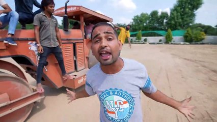 Driving Road Roller On Bike - बाइक की चटनी बन गई बाप रे बाप _