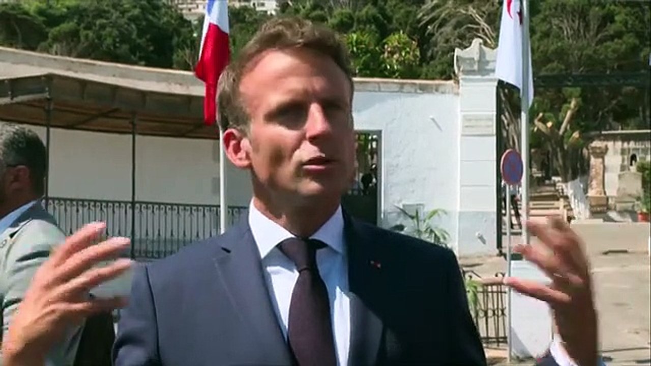 Macron  au cimetière de st Eugène , Alger