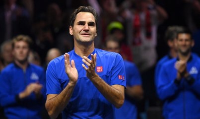 Federer cierra su etapa como profesional ante un emocionado Rafa Nadal
