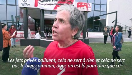 Jets privés: des militants d'Attac et d'Extinction Rebellion bloquent un terminal au Bourget