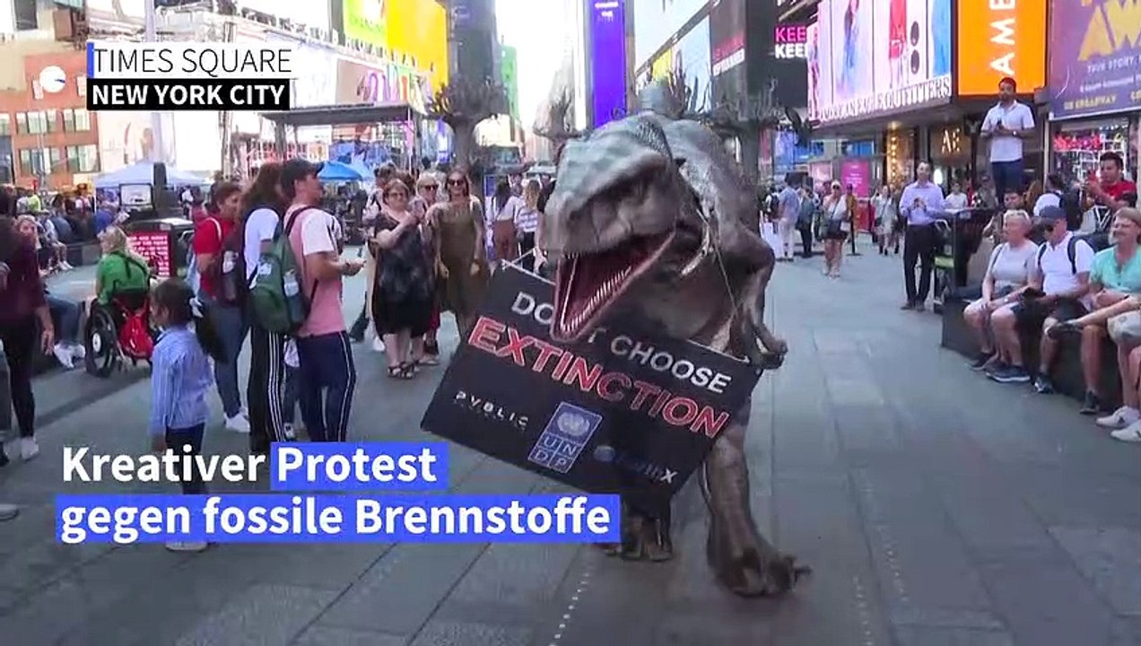 Dino auf dem Times Square: Frankie gegen fossile Brennstoffe