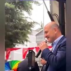 Soylu’nun mitinginde gökkuşağı renkli şemsiyeye müdahale!