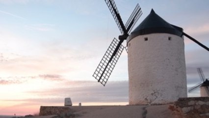 Consuegra cobrará una tasa a los turistas que suban en coche hasta sus molinos