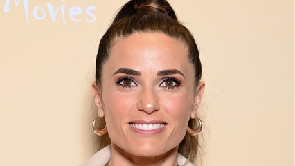 GALA VIDEO - Capucine Anav bientôt maman : elle dévoile un rare cliché de son fiancé Victor