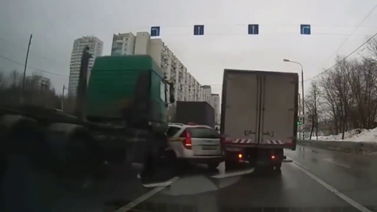 Idiots In Cars #8 Car Crashes , Road Rage, Karma and Expensive Fails !! drunk driver crashing into another driver, collision caught on car cctv I aksi pengemudi mabuk menabrak pengendara lain , tabrakan yang terekam cctv mobil
