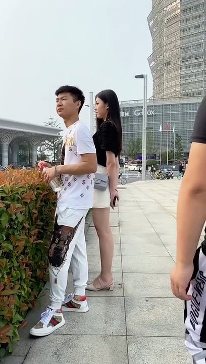 一次不忠；終身不用；當著我面就這樣，真的過分了！ @劉婷@春曉@豪哥車模之家【斌少】