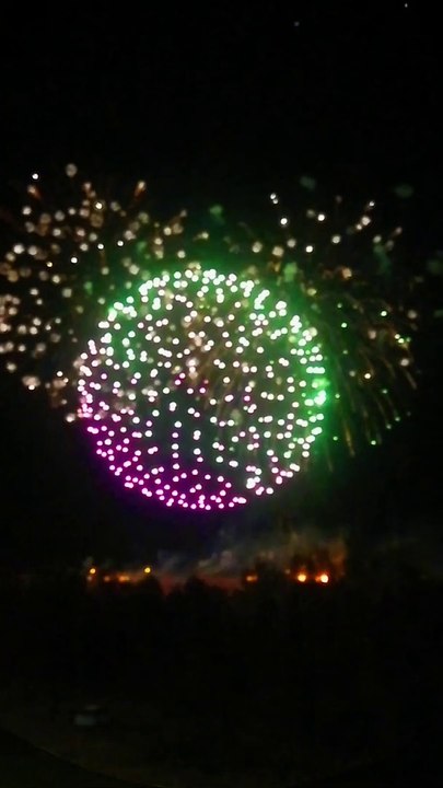 الاحتفال باليوم الوطني السعودي والألعاب النارية. saudi national day celebration and fire work.