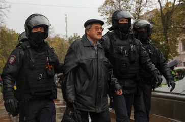 Centenares de detenidos en las protestas contra Putin en Moscú y San Petersburgo