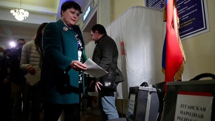 ما عطايا بوتين وعقوباته في حربه على أوكرانيا؟