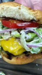 Tải video: Ginger Salad Cheeseburger - Everyday Cooking Recipes #EverydayCookingRecipes