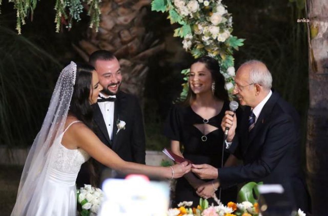 İzmir haberi! CHP Genel Başkanı Kılıçdaroğlu, İzmir'de nikah şahitliği yaptı