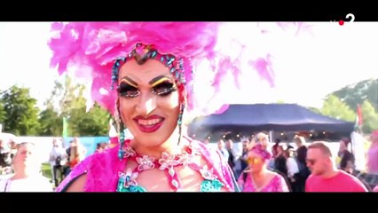 Regardez les 2 premières minutes de "Quelle époque", la nouvelle émission de débat de France 2 présentée par Léa Salamé avec Christophe Dechavanne