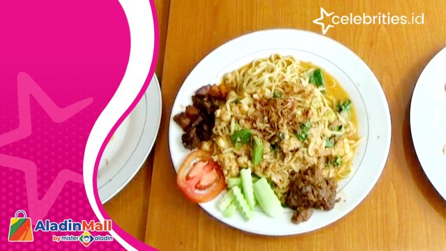 Mencicipi Mie Becek Randang, Perpaduan Mie Minangkabau dengan Rendang Daging dan Rendang Ubi