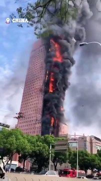 चीन में एक ४२ माले के बिल्डिंग में लगी भयंकर आग china building on fire