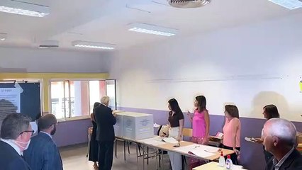 Mattarella vota a Palermo - Video