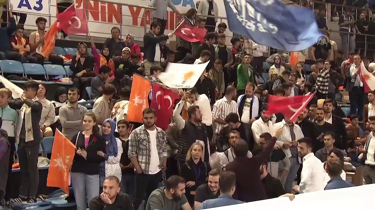Erdoğan gençlere seslendi: Benim karşımda da özgürlüğünüzden taviz vermeyin
