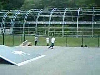 Skate_bethisy Yan frontflip