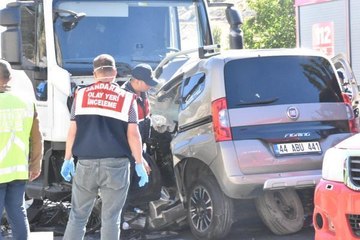 Son dakika haberleri | MALATYA'DA TATİL DÖNÜŞÜ KAZA AYNI AİLEDEN 6 ÖLÜ - YENİDEN