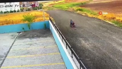 Park halindeki motosiklet böyle çalındı