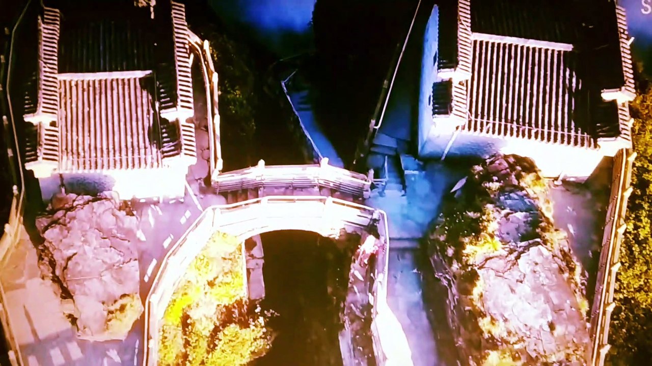 500 साल पुराने इस मंदिर में कैसे जाते हैं?, पहाड़की चोटीपर है धरतीका स्वर्ग, Earth's Paradise Is On Top Of The Mountain, चीनमें येपहाड़है स्वर्ग,