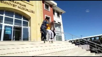 Taksiciyi bıçaklayıp aracını gasbeden zanlı yakalandı