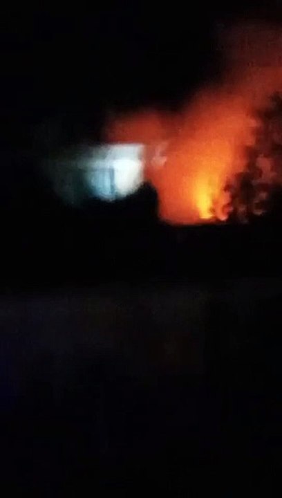 Explosión de una moto eléctrica cerca de un cilindro de gas licuado provoca voraz incendio en Artemisa