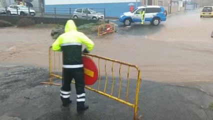 Descargar video: Gran Canaria ya sufre las consecuencias de la alerta roja por el temporal 'Hermine'