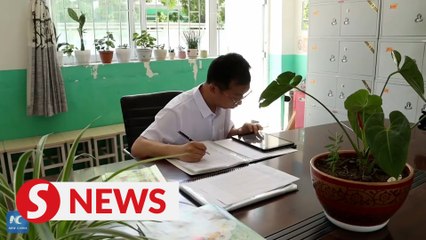 Music teacher in Hebei, China teaches beyond music