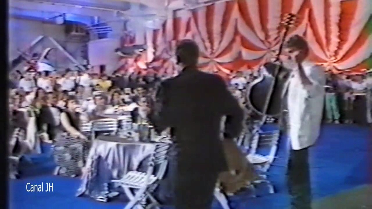 Johnny Hallyday-remise disque d'or à Bézu-1987