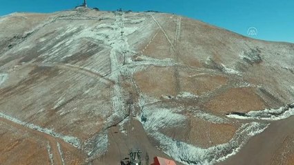 Yüksek kesimlere mevsimin ilk karı yağdı