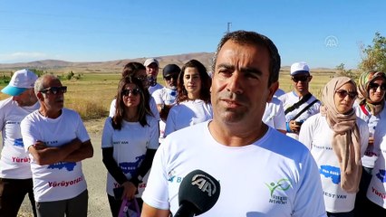 Van'da kadınlar, Van Gölü'ne dikkati çekmek için yürüyor