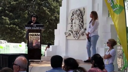 Cumhuriyet'in "çatlak" yazarı Zülal Kalkandelen'in terörü güzellediği ortaya çıktı! "Onlar bizim kahramanlarımız"