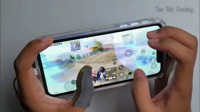 iPhone Xr _ PUBG New update Solo Vs Squad ( 16 14 kills )(Release crazy gamer)
